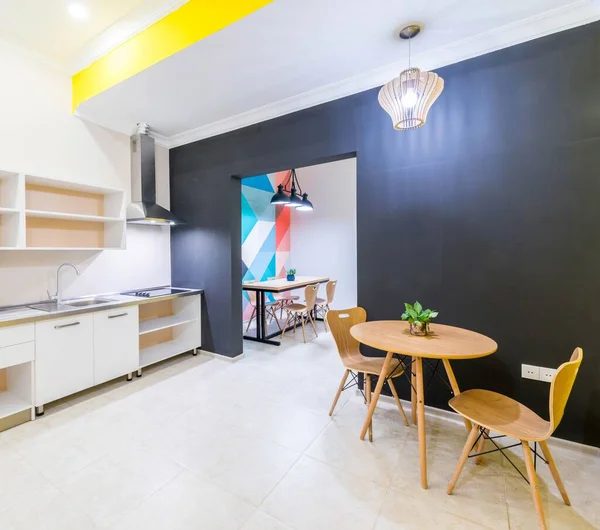 Gli interni della cucina moderna a casa — Foto Stock