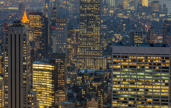 Utsikt över New York Manhattan under solnedgången timmar — Stockfoto