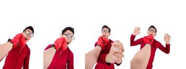 Beyaz tenli komik boksör.