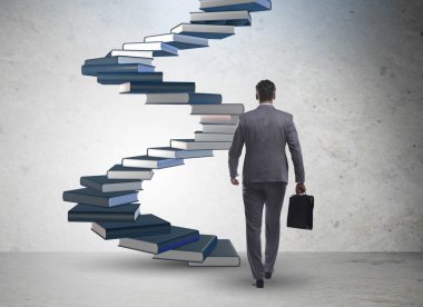 İyi eğitime yatırım yaparak kariyer ilerlemesi
