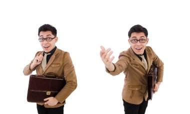 Kahverengi çantalı genç adam beyaza izole edilmiş.