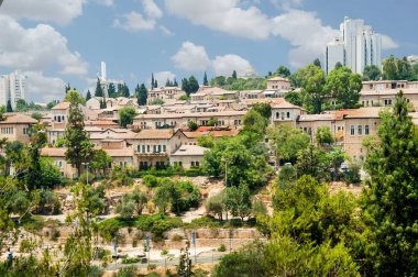 Israel.Panoramic yeşil ağaçlar ile güzel Kudüs