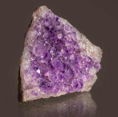 Kuvars taşı Ametist mineral yakın çekim