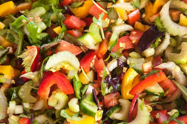 Ensalada Mixta Con Pimiento Rojo Amarillo Col Tomates Cebolla Dieta —  Fotos de Stock