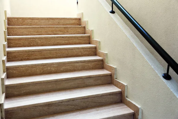 Мраморная Лестница Коридоре Отеля — стоковое фото