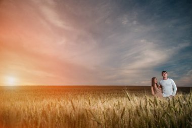 akşam anne bir buğday alanı