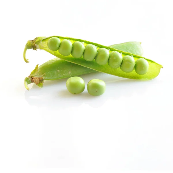 Raw Ripe Pea Pods Seeds Isolated White Background — Free Stock Photo