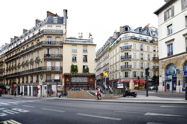 Paris França Agosto 2018 Arquitetura Paris Cheia Lojas Cafés Restaurantes — Fotografia de Stock