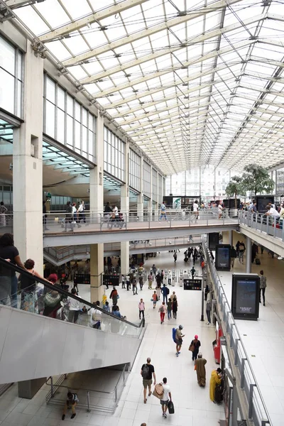 2018年8月20日 连接到戴高乐机场的北站火车站的内部视图 — 图库照片