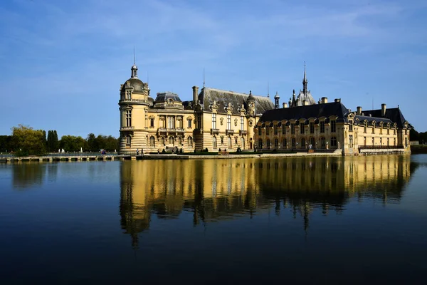 Chantilly Francja Sierpień 2018 Widok Zabytkowy Zamek Chantilly — Zdjęcie stockowe