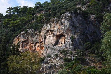 Antik Caunos kentinin ünlü Lycian Mezarları, Dalyan, Türkiye.
