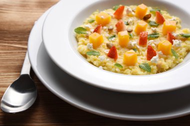 Kabak ve meyve tatlı pilav