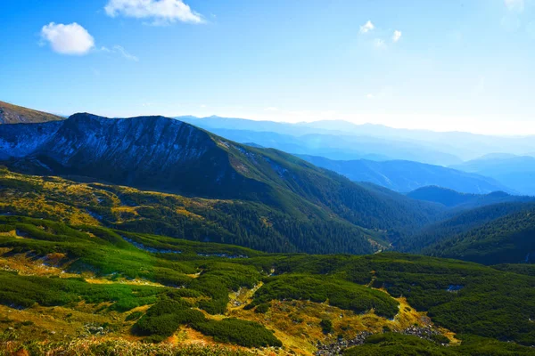 Panoramik Manzaralı Dağlar Peyzaj Karpatlar Ukrayna — Stok fotoğraf