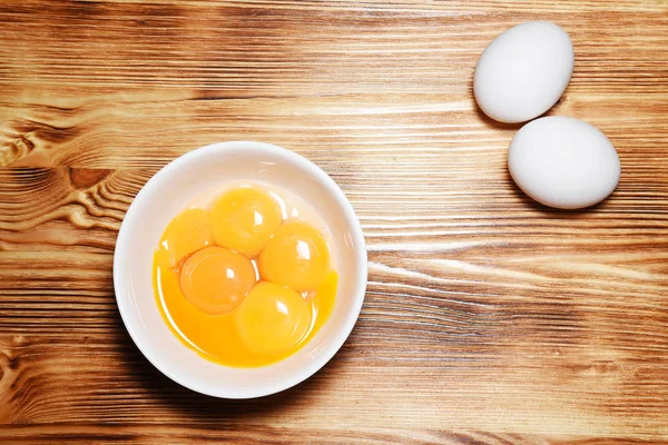 Stekt Ägg Gamla Trä Bakgrund Ovanifrån — Stockfoto