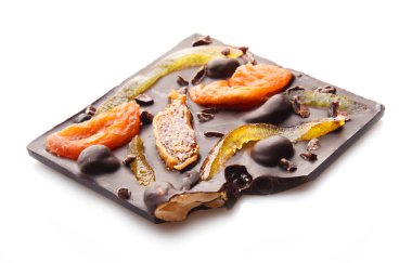 Çikolata izole meyve ile