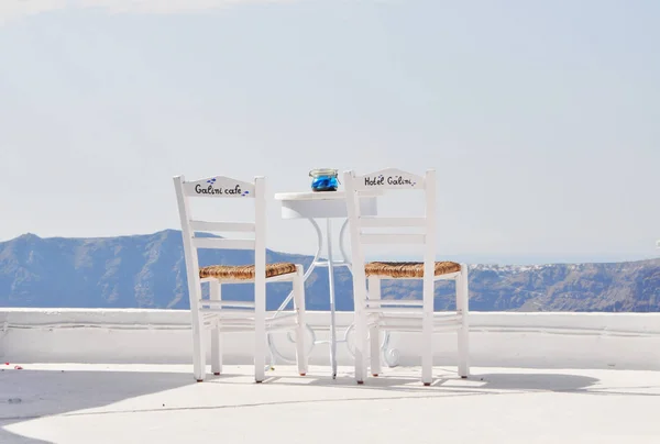 Chaises Table Bois Dans Style Grec Classique — Photo