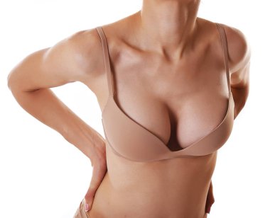 İnce kadın giyiyor şehvetli sutyen