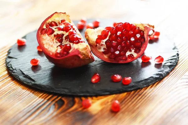 Bright Juicy Pomegranate Macro Mode — Stockfoto