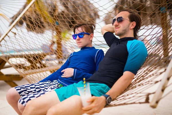 Father His Teenage Son Relaxing Hammock — Stock Photo, Image