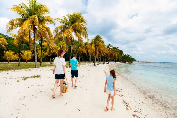 Mor Och Barn Njuta Tropisk Strandsemester Mustique Island Vincent Och — Stockfoto