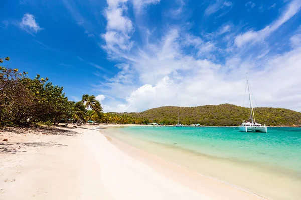 Spiaggia Tropicale Idilliaca Con Sabbia Bianca Palme Acqua Turchese Dei — Foto Stock