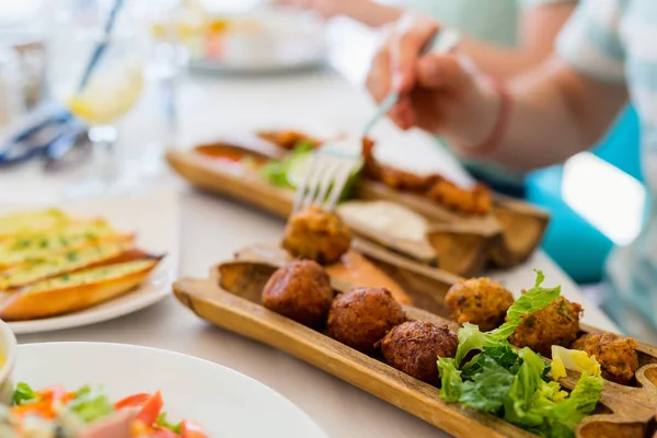 Lahodné Rybí Koláčky Startér Sloužil Obědu Restauraci — Stock fotografie