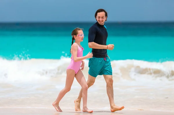 Father His Adorable Daughter Running Together Beach — Stock Photo, Image