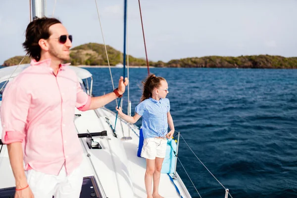 Father Daughter Board Sailing Yacht Having Summer Travel Adventure — Stock Photo, Image