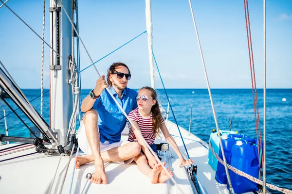 Father Daughter Board Sailing Yacht Having Summer Travel Adventure — Stock Photo, Image