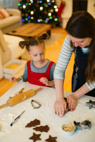 Family Mother Daughter Baking Cookies Home Xmas Eve Beautifully Decorated — Stock Photo, Image