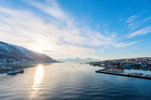 Piękny Zimowy Krajobraz Śniegu Objętych Miasta Tromsø Północnej Norwegii — Zdjęcie stockowe