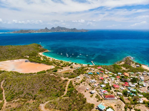 Veduta Aerea Drone Dell Isola Tropicale Mayreau Del Mare Turchese — Foto Stock