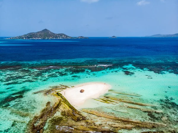 Aerial Drönarvy Lilla Tropiska Mopion Sandrev Turkosa Karibiska Havet Och — Stockfoto