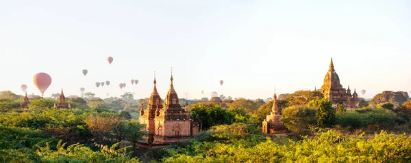 Stunning Landscape View Hot Air Balloons Fly Thousands Ancient Pagodas — Stock Photo, Image