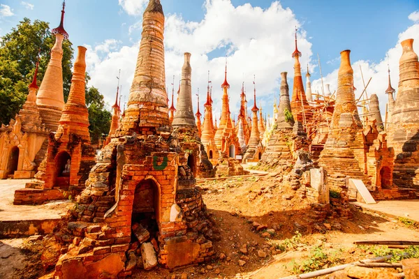 Shwe Indein Pagoda Asırlık Stupas Myanmar Inle Gölü Yakınındaki Hundrets — Stok fotoğraf