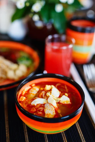 Läckra Asiatiska Ägg Nudelsoppa Serveras Till Frukost Eller Lunch — Stockfoto