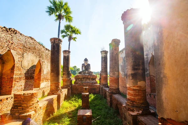 Antik Tapınak Buda Heykeli Inwa Myanmar — Stok fotoğraf