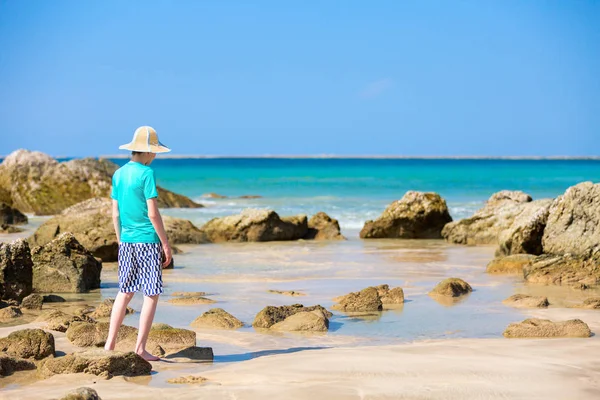 Adolescente Playa Durante Las Vacaciones Verano Myanmar —  Fotos de Stock