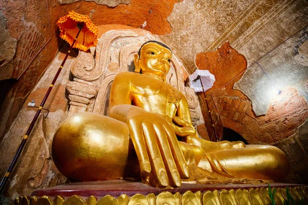 Άγαλμα Του Βούδα Στην Παγόδα Bagan Μιανμάρ — Φωτογραφία Αρχείου