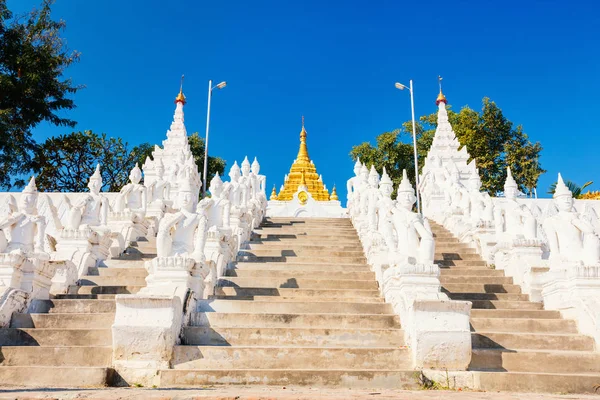 Krásné Bílé Paya Settawya Chrám Destinaci Mingun Myanmaru — Stock fotografie