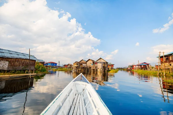 Villaggio Galleggiante Tradizionale Sul Lago Inle Myanmar — Foto Stock