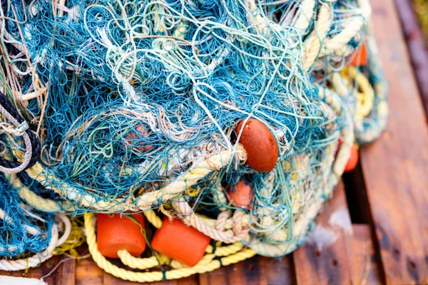 Nahaufnahme Von Blauen Und Grünen Fischernetzen — Stockfoto