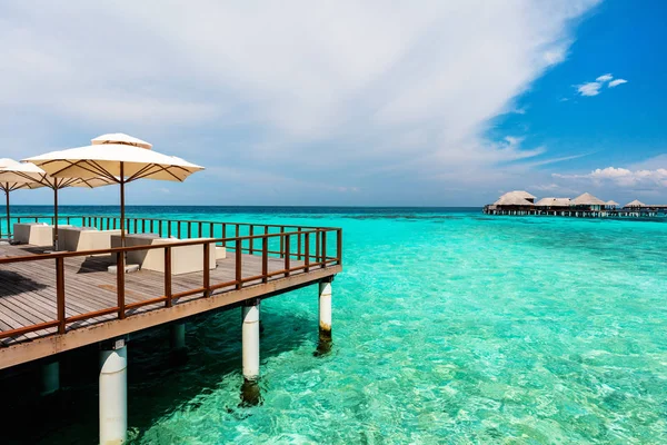 Restaurante Junto Mar Aguas Turquesas Del Océano Tropical —  Fotos de Stock