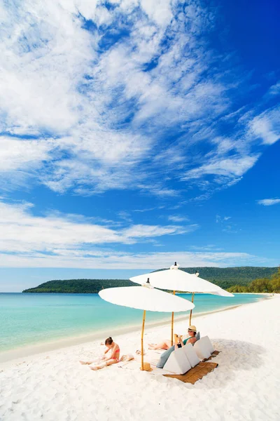 Mère Fille Profitant Vacances Plage Tropicale — Photo