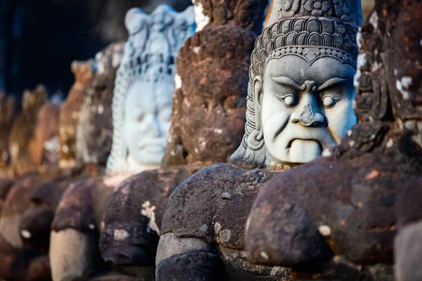 Jižní Brána Sochy Angkor Archeologické Oblasti Kambodži — Stock fotografie