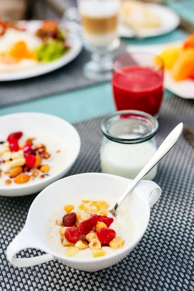 Delicioso Desayuno Saludable Harina Avena Con Frutos Secos Frutos Secos — Foto de Stock