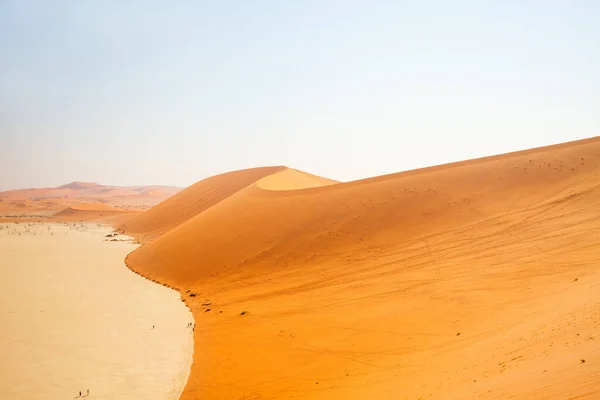 Panorama Mozzafiato Delle Dune Sabbia Rossa Della Padella Argilla Bianca — Foto Stock