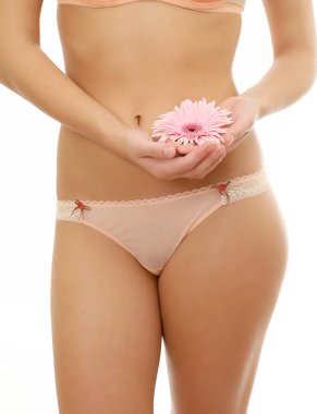 bir kadın cesedi. Arkadan görünüm