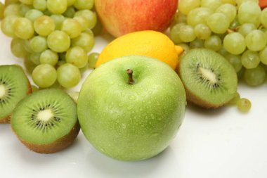 Turunçgiller, yeşil elma ve kivi diyet ve vejetaryen yemek için