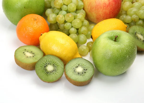 Citrusfrukter Gröna Äpplen Och Kiwi För Specialkost Och Vegetarisk Mat — Stockfoto